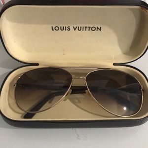 Louis Vuitton Shades Attitude Pilote.  Gold Z0339U